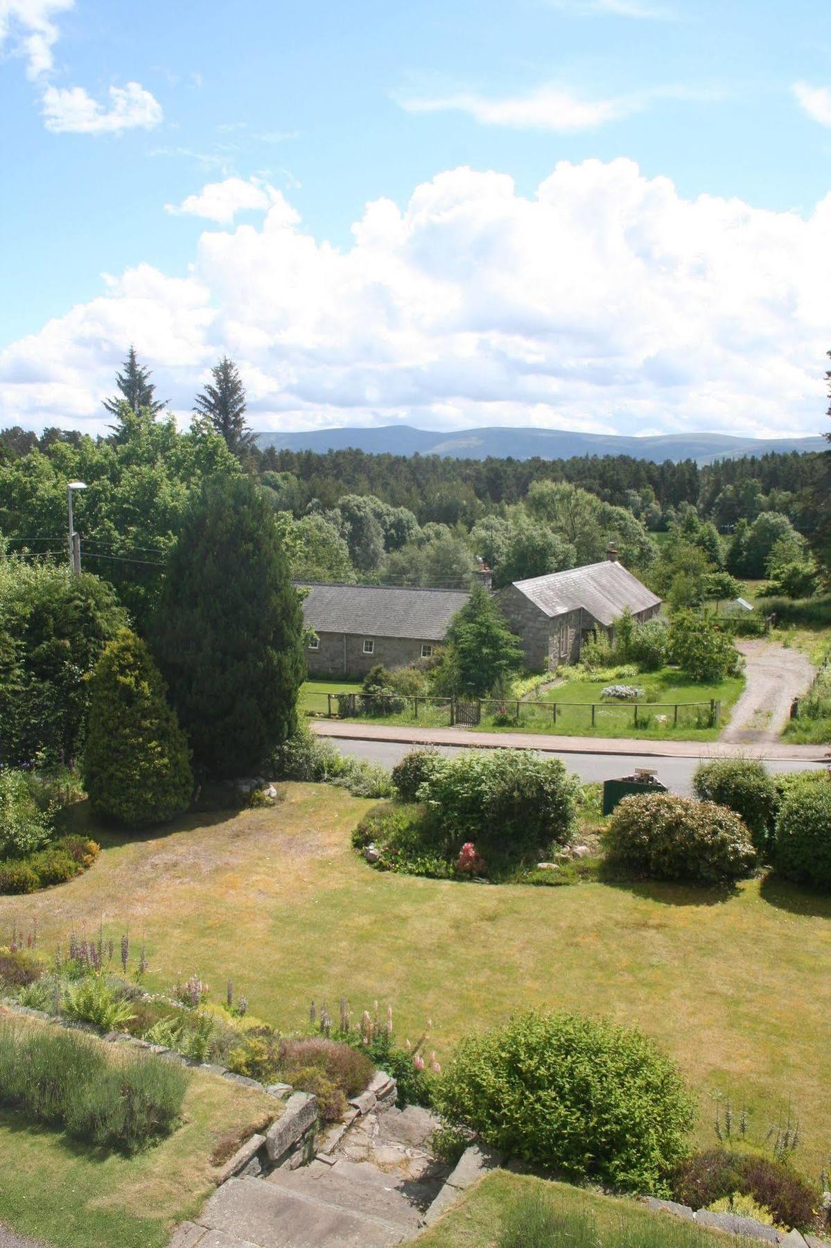 Rossmor Bed & Breakfast Grantown-on-Spey المظهر الخارجي الصورة