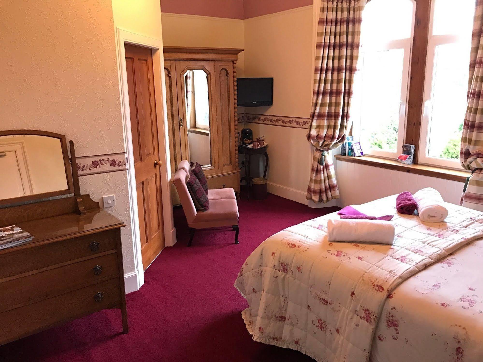Rossmor Bed & Breakfast Grantown-on-Spey المظهر الخارجي الصورة
