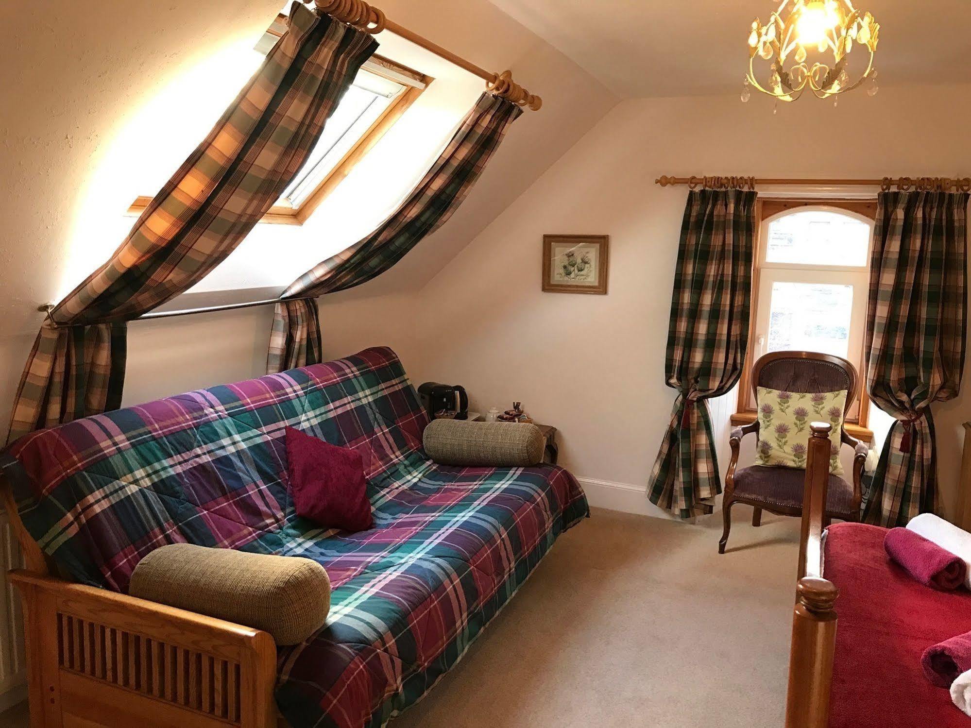 Rossmor Bed & Breakfast Grantown-on-Spey المظهر الخارجي الصورة