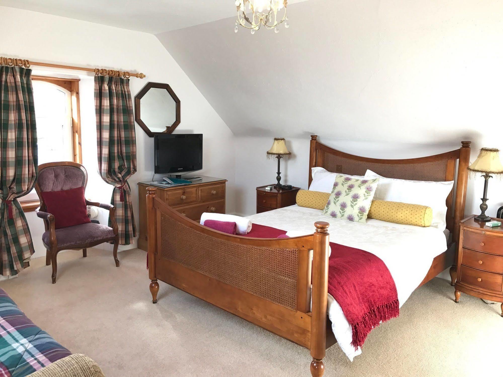 Rossmor Bed & Breakfast Grantown-on-Spey المظهر الخارجي الصورة