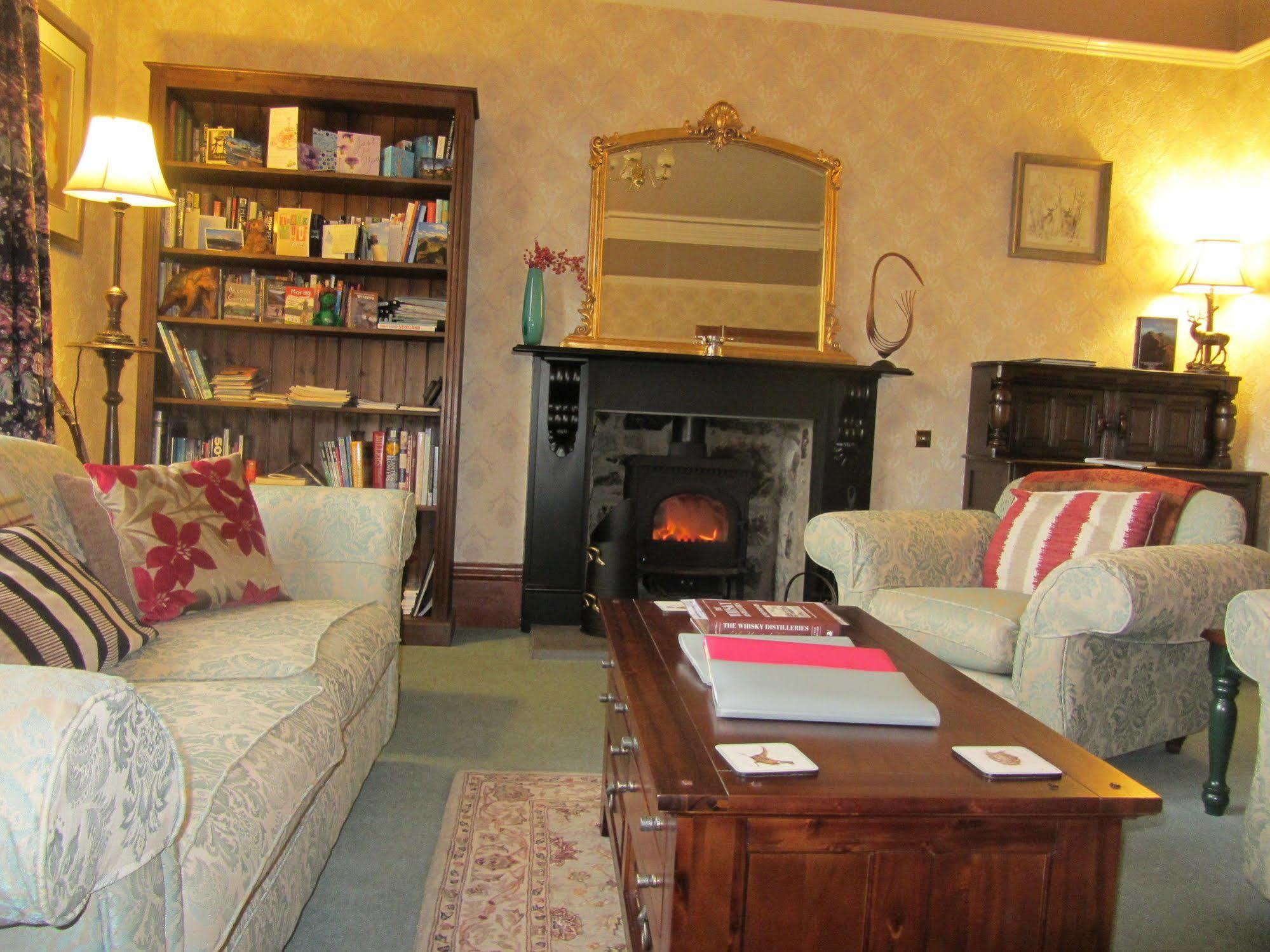 Rossmor Bed & Breakfast Grantown-on-Spey المظهر الخارجي الصورة